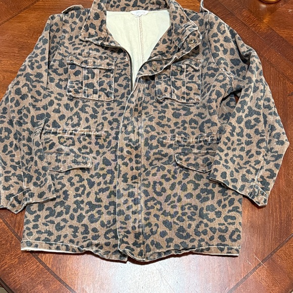 Stylish Leopard Print Jean Jacket - Picture 1 of 3